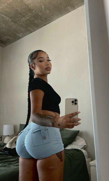 mikaadenise