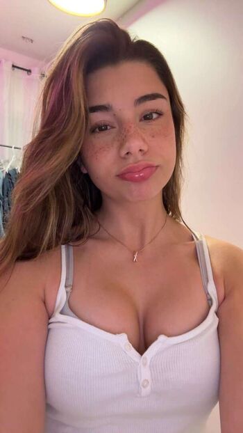 Mikayla Campinos