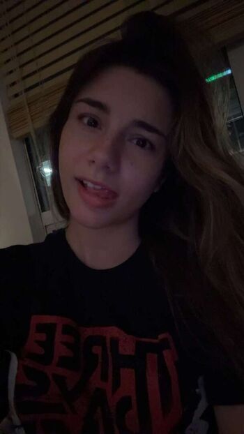 Mikayla Campinos