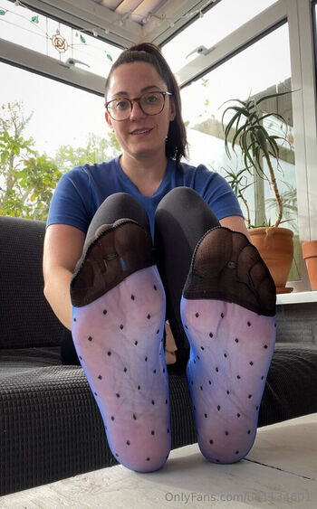 Mimisfeet1