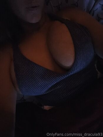 miss_dracula93