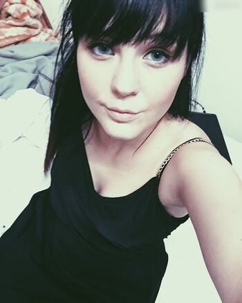 MissGLaDOS / dieamelie_
