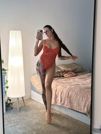Molly Dixx