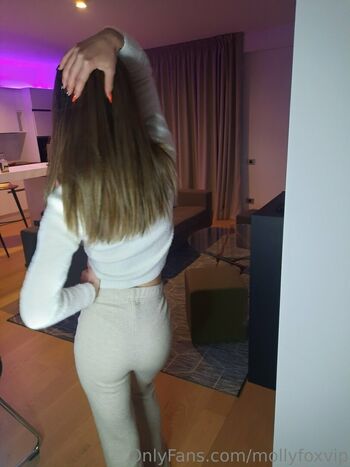 mollyfoxvip