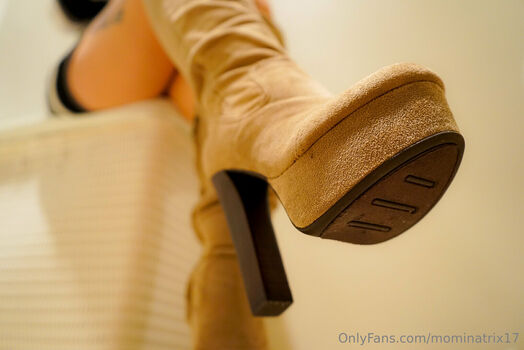 mominatrix17