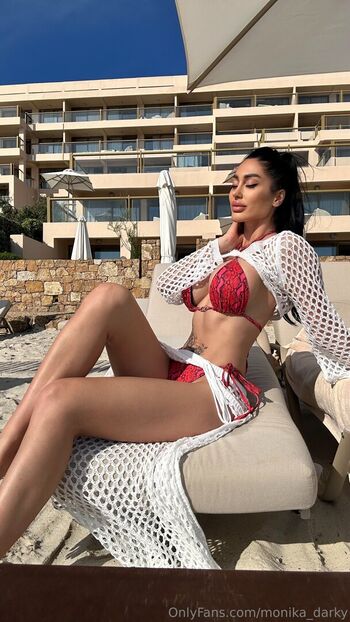 monika_darky