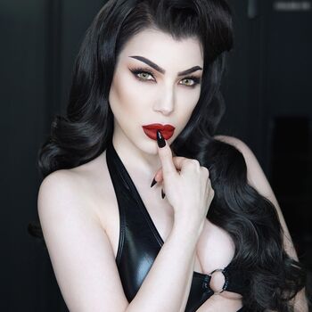 Morgana Threnody in Velvet