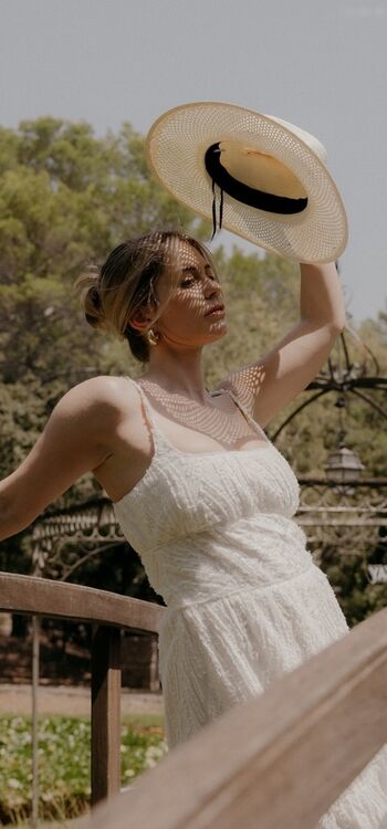 Mrs.Bella