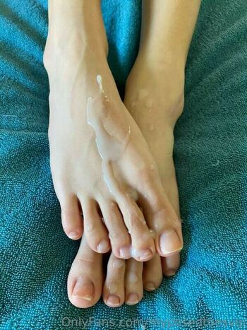 myposedtoes