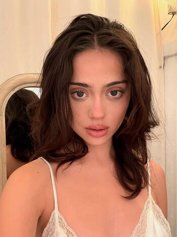 Nailea Devora