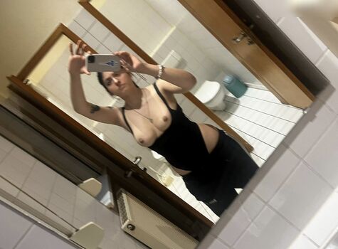 Niamausilol