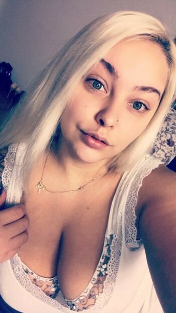 Nicki_thick6
