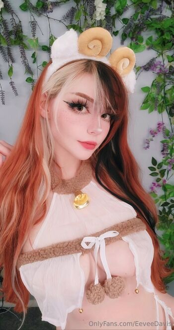 Nicole Eevee Davis