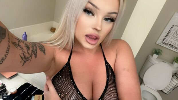 Nicolehlynn