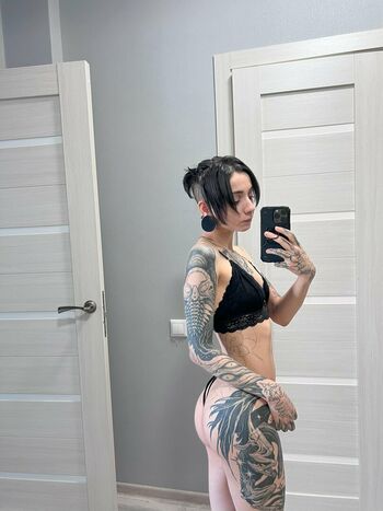 Nikki Webb
