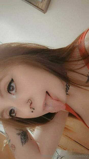 nikkinicole022