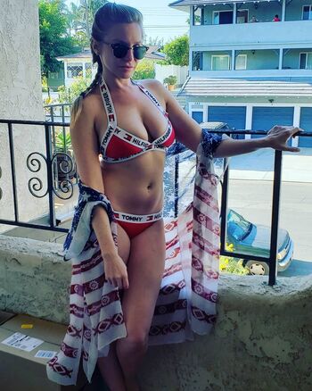 Nina_Sttar