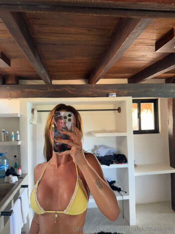 Officialskimaskgirl
