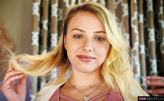 Pale Freckled Girls
