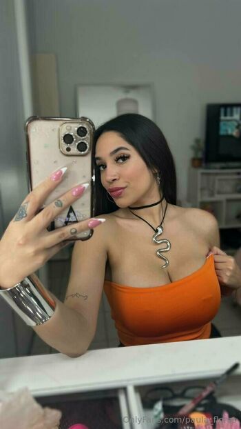 paula_flores