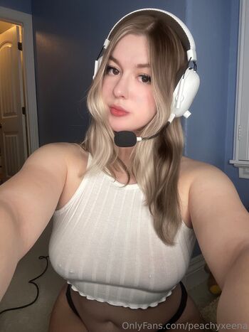 peachyxeena