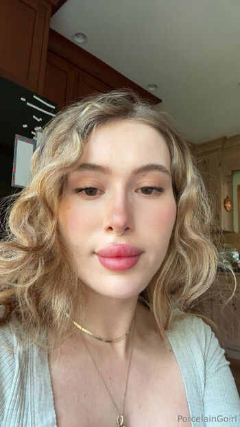 porcelaingoirl