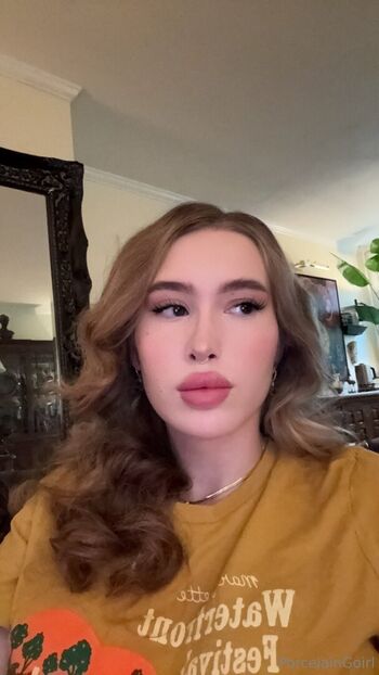 porcelaingoirl