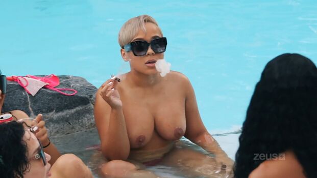 Raven Diaz From Joselines Cabaret