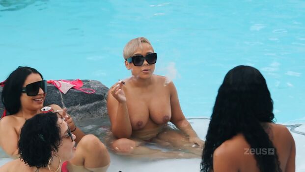 Raven Diaz From Joselines Cabaret