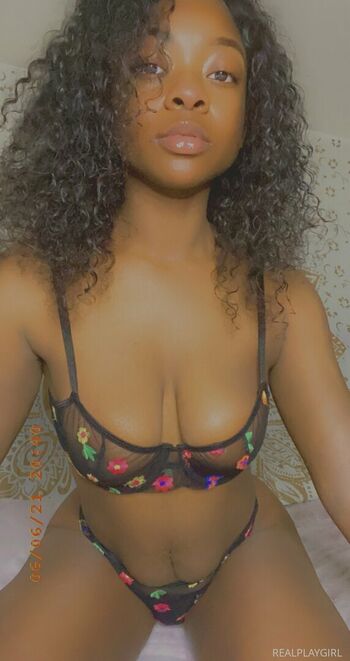 Realplaygirl