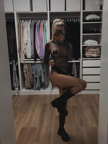 Request: carina_mthrfckr