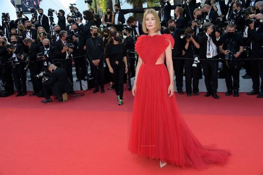 Rosamund Pike