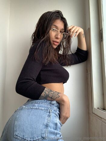 roxy_mommyhot