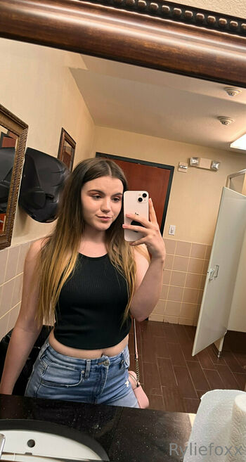 ryliefoxx_free