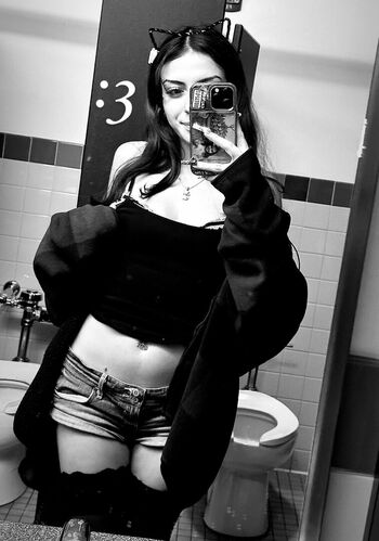 s3xt0ykitten