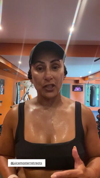 Saira Khan