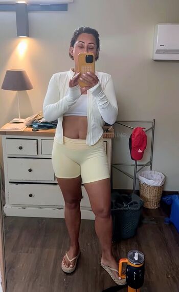 Saira Khan
