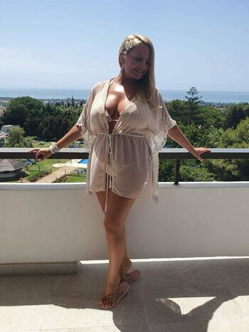 Sally Jaxx