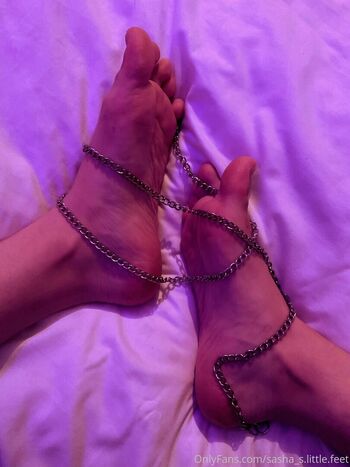 sasha_s.little.feet