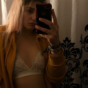 Saskia0