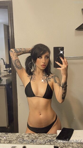 Savannah Lee