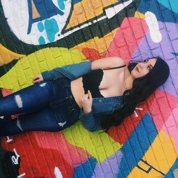 Selena Flores