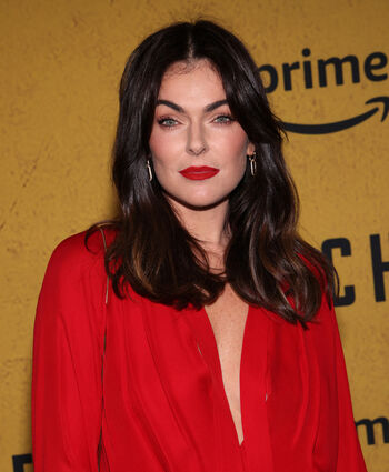 Serinda Swan