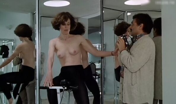 Sigourney Weaver
