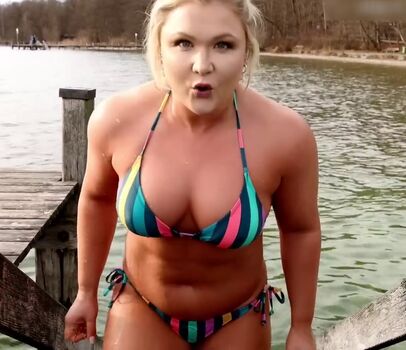 Sophia Thiel