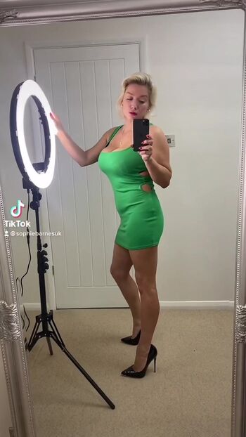 SophieBarnesUK