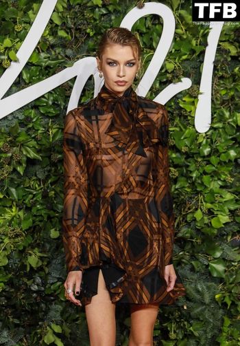 Stella Maxwell