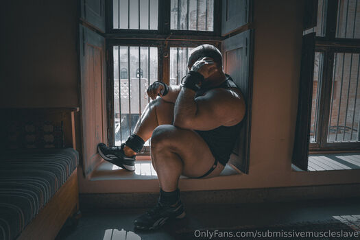 submissivemuscleslave