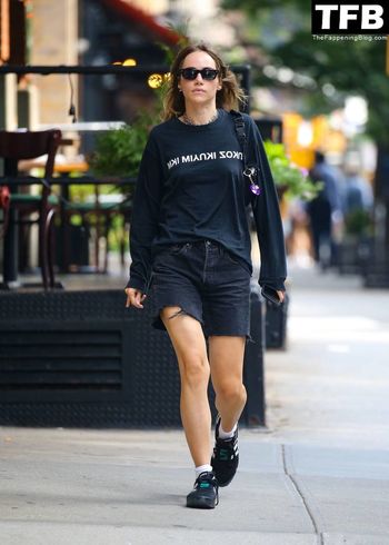 Suki Waterhouse
