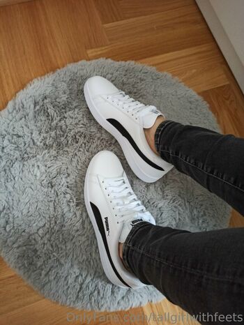 tallgirlwithfeets